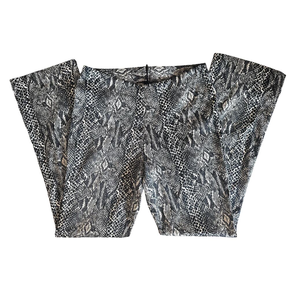 Stringbean Women’s snakeskin print stretch leggings  - Size 9